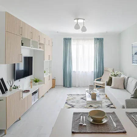 Deluxe & With Many Facilities מלון דירות 4*