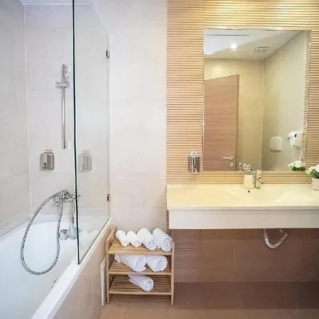 Deluxe & With Many Facilities 4* Bukarest