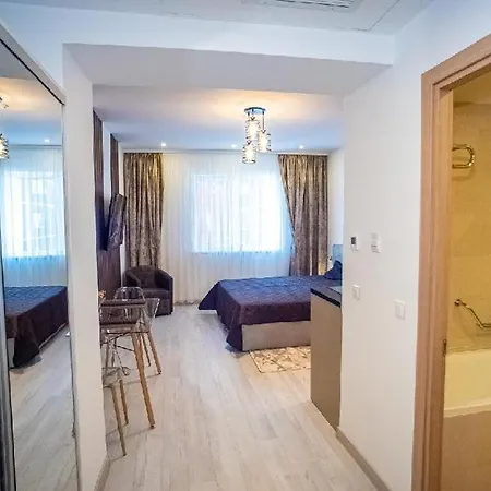 아파트호텔 Deluxe & With Many Facilities 4*