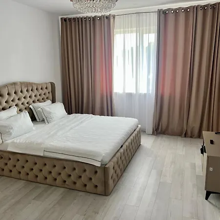 Apartmanhotel Deluxe & With Many Facilities