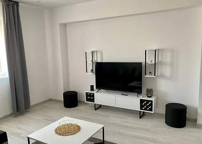 Deluxe & With Many Facilities Ξενοδοχείο με διαμερίσματα