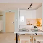 Deluxe & With Many Facilities Aparthotel