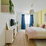 Aparthotel Deluxe & With Many Facilities Bucharest