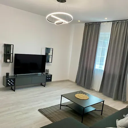 Deluxe & With Many Facilities Bucarest