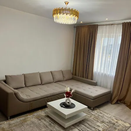 Deluxe & With Many Facilities 4* Boekarest