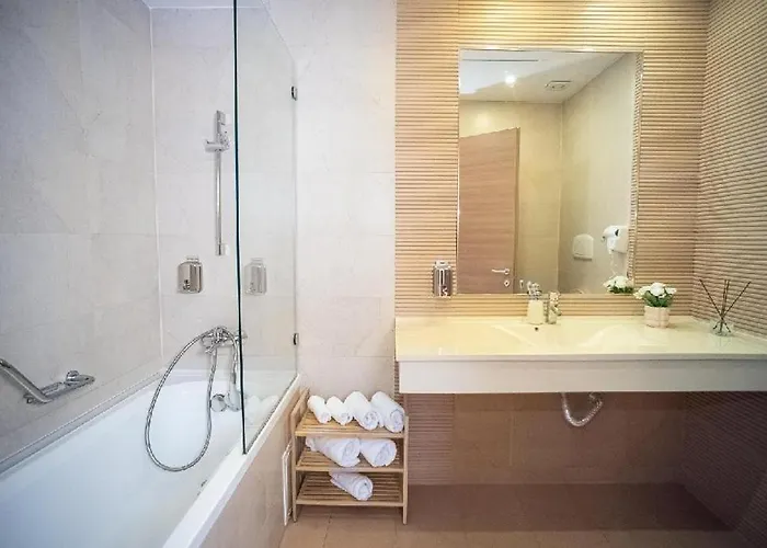 Deluxe & With Many Facilities 4* Bucarest