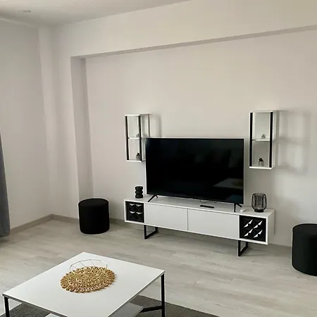 Deluxe & With Many Facilities Ξενοδοχείο με διαμερίσματα