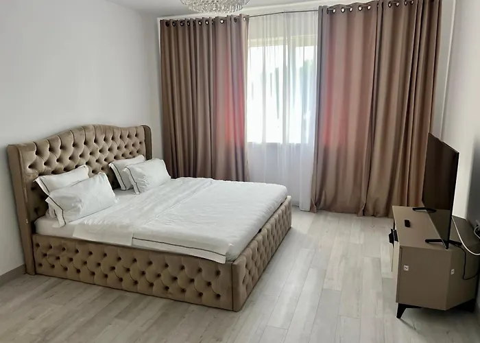 מלון דירות Deluxe & With Many Facilities